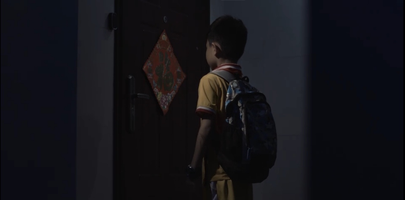 反虐童公益短片《点亮童年》